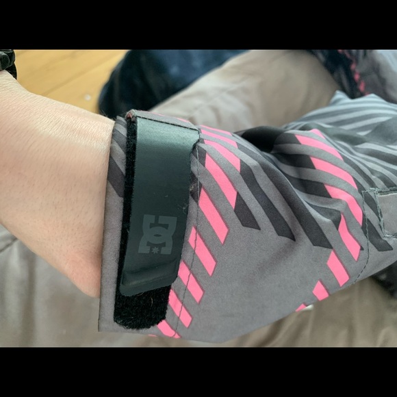 DC Ski / Snowboard / Snow Jacket - Size Small - Picture 10 of 10